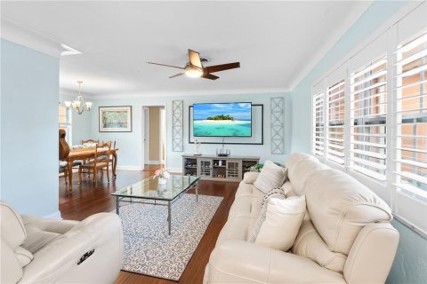 Casa en venta en Saint Petersburg, Florida, 4 dormitorios, 160.72 m2 № 1873329 - foto 5