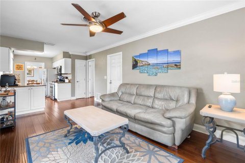 Casa en venta en Saint Petersburg, Florida, 4 dormitorios, 160.72 m2 № 1873329 - foto 12