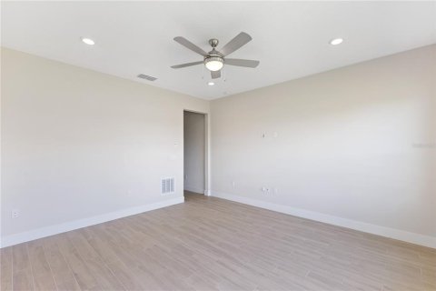 House in Ocala, Florida 2 bedrooms, 191.29 sq.m. № 1856035 - photo 11