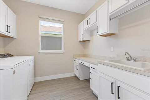 House in Ocala, Florida 2 bedrooms, 191.29 sq.m. № 1856035 - photo 24