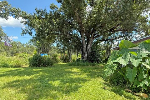 House in Punta Gorda, Florida 4 bedrooms, 139.35 sq.m. № 1913699 - photo 24