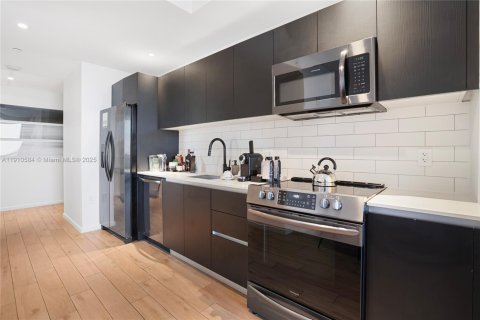 Купить кондоминиум в Майами, Флорида 2 спальни, 75.99м2, № 1968408 - фото 4