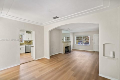 Villa ou maison à louer à Miami, Floride: 3 chambres, 114.46 m2 № 2076163 - photo 12