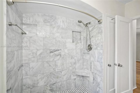 Villa ou maison à louer à Miami, Floride: 3 chambres, 114.46 m2 № 2076163 - photo 23