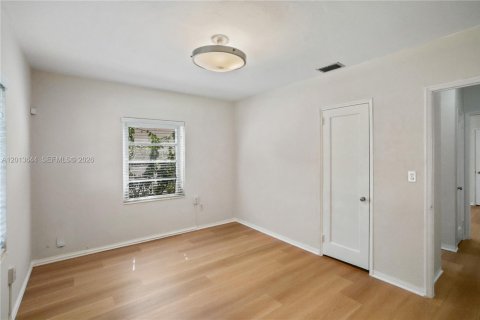 Villa ou maison à louer à Miami, Floride: 3 chambres, 114.46 m2 № 2076163 - photo 29