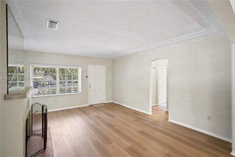 Villa ou maison à louer à Miami, Floride: 3 chambres, 114.46 m2 № 2076163 - photo 8