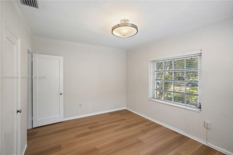 Villa ou maison à louer à Miami, Floride: 3 chambres, 114.46 m2 № 2076163 - photo 19