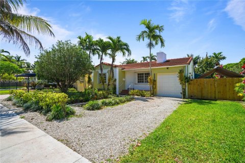 Villa ou maison à louer à Miami, Floride: 3 chambres, 114.46 m2 № 2076163 - photo 2