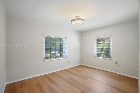 Villa ou maison à louer à Miami, Floride: 3 chambres, 114.46 m2 № 2076163 - photo 16