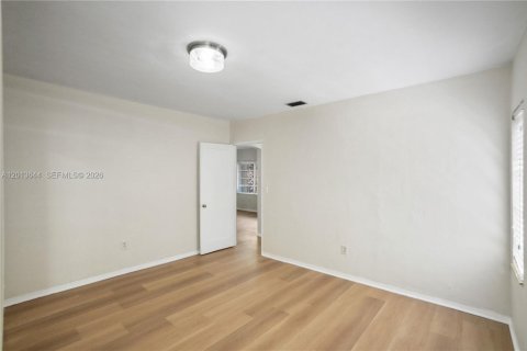 Villa ou maison à louer à Miami, Floride: 3 chambres, 114.46 m2 № 2076163 - photo 26