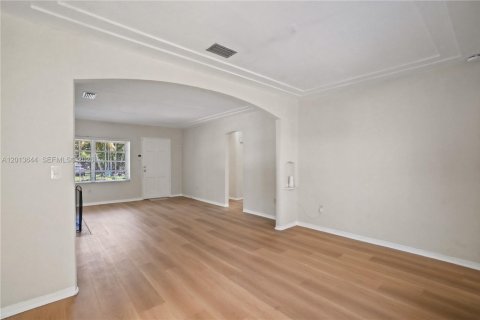 Villa ou maison à louer à Miami, Floride: 3 chambres, 114.46 m2 № 2076163 - photo 11