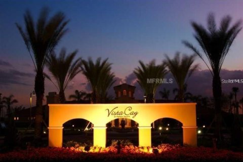 Condominio en alquiler en Orlando, Florida, 3 dormitorios, 194.82 m2 № 1888478 - foto 2