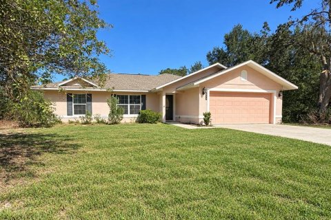 Villa ou maison à Citrus Springs, Floride 3 chambres, 129.13 m2 № 2416598
