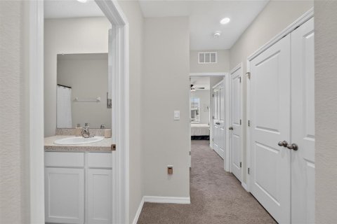 Townhouse in Wesley Chapel, Florida 3 bedrooms, 155.43 sq.m. № 2231530 - photo 30