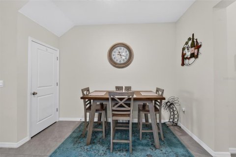Townhouse in Wesley Chapel, Florida 3 bedrooms, 155.43 sq.m. № 2231530 - photo 12