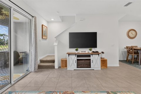 Townhouse in Wesley Chapel, Florida 3 bedrooms, 155.43 sq.m. № 2231530 - photo 19
