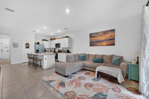 Townhouse in Wesley Chapel, Florida 3 bedrooms, 155.43 sq.m. № 2231530 - photo 15