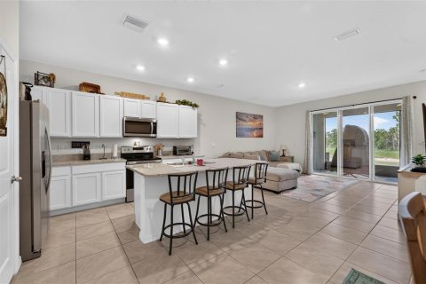 Townhouse in Wesley Chapel, Florida 3 bedrooms, 155.43 sq.m. № 2231530 - photo 8