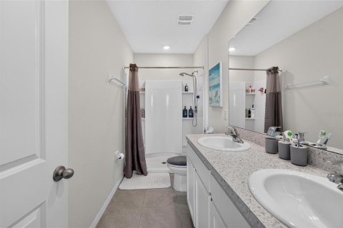 Townhouse in Wesley Chapel, Florida 3 bedrooms, 155.43 sq.m. № 2231530 - photo 28