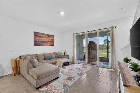 Townhouse in Wesley Chapel, Florida 3 bedrooms, 155.43 sq.m. № 2231530 - photo 17