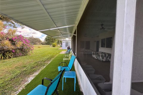 Villa ou maison à vendre à Tamarac, Floride: 2 chambres, 102.38 m2 № 2008655 - photo 4