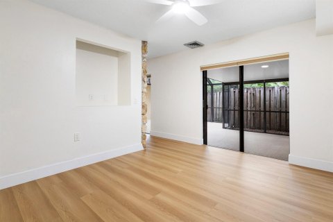 Touwnhouse à vendre à Palm Beach Gardens, Floride: 2 chambres, 148.27 m2 № 2398046 - photo 11