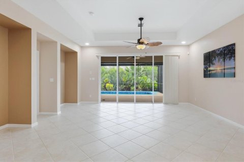 House in Port Charlotte, Florida 3 bedrooms, 164.72 sq.m. № 2204906 - photo 4
