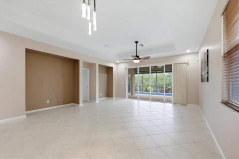 House in Port Charlotte, Florida 3 bedrooms, 164.72 sq.m. № 2204906 - photo 12