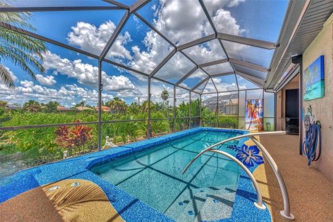House in Port Charlotte, Florida 3 bedrooms, 164.72 sq.m. № 2204906 - photo 2