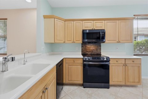 House in Port Charlotte, Florida 3 bedrooms, 164.72 sq.m. № 2204906 - photo 14