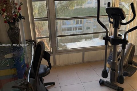 Condominio en venta en Sunrise, Florida, 2 dormitorios, 78.97 m2 № 2153910 - foto 3