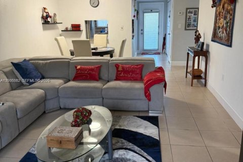 Condominio en Sunrise, Florida, 2 dormitorios  № 2153910