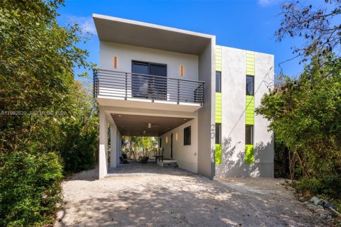 Casa en venta en Key Largo, Florida, 5 dormitorios, 197.79 m2 № 2056667 - foto 3