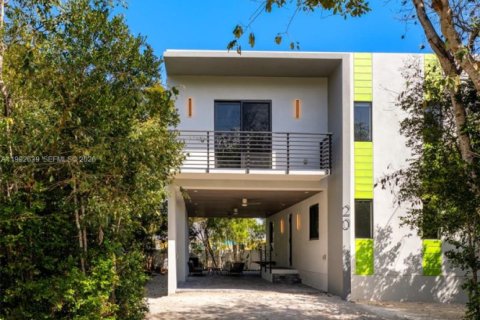 Casa en venta en Key Largo, Florida, 5 dormitorios, 197.79 m2 № 2056667 - foto 2