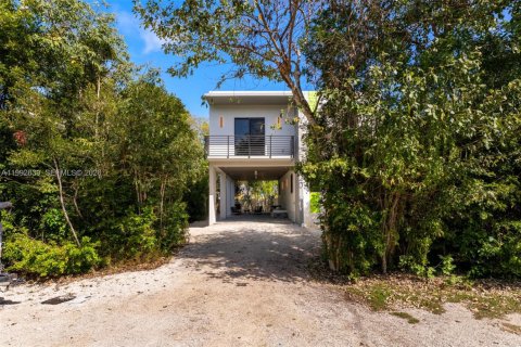 Casa en Key Largo, Florida 5 dormitorios, 197.79 m2 № 2056667