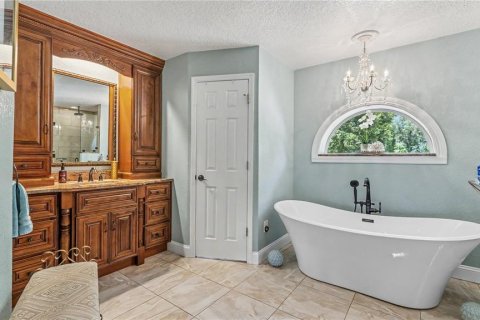 House in Lakeland, Florida 4 bedrooms, 340.12 sq.m. № 2316793 - photo 25