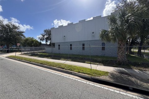 Купить коммерческую недвижимость в Орландо, Флорида № 2035519 - фото 4