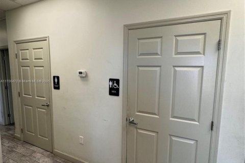 Купить коммерческую недвижимость в Орландо, Флорида № 2035519 - фото 17