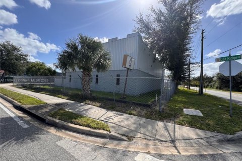 Купить коммерческую недвижимость в Орландо, Флорида № 2035519 - фото 3