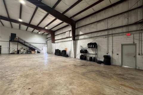 Купить коммерческую недвижимость в Орландо, Флорида № 2035519 - фото 11