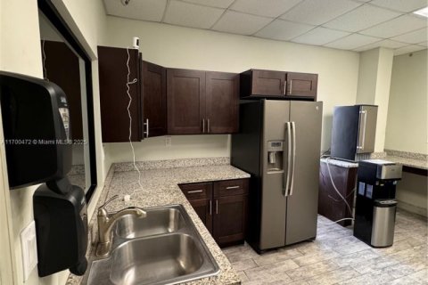 Купить коммерческую недвижимость в Орландо, Флорида № 2035519 - фото 14