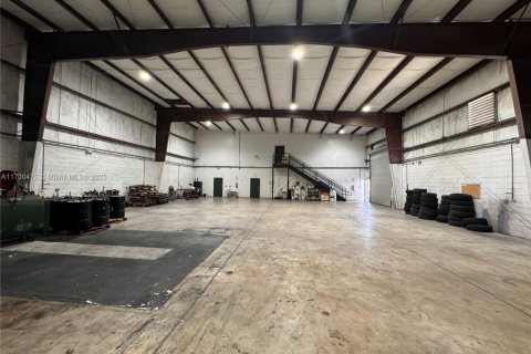 Купить коммерческую недвижимость в Орландо, Флорида № 2035519 - фото 10