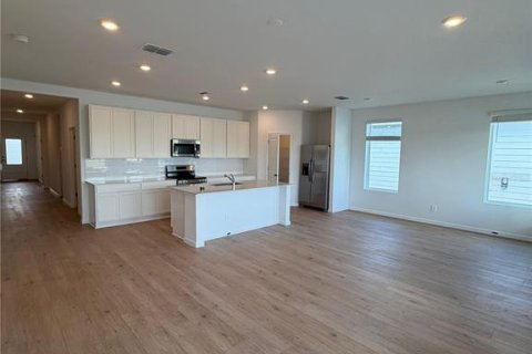 Casa en alquiler en Kissimmee, Florida, 3 dormitorios, 169.55 m2 № 2102879 - foto 4