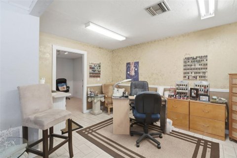 Propiedad comercial en venta en DeLand, Florida, 318.65 m2 № 2157230 - foto 15