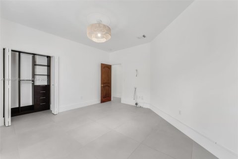 Купить таунхаус в Майами, Флорида 3 спальни, 265.7м2, № 1947229 - фото 28