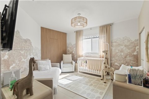 Купить таунхаус в Майами, Флорида 3 спальни, 265.7м2, № 1947229 - фото 25