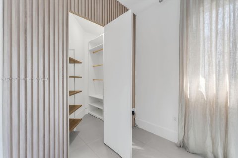 Купить таунхаус в Майами, Флорида 3 спальни, 265.7м2, № 1947229 - фото 30