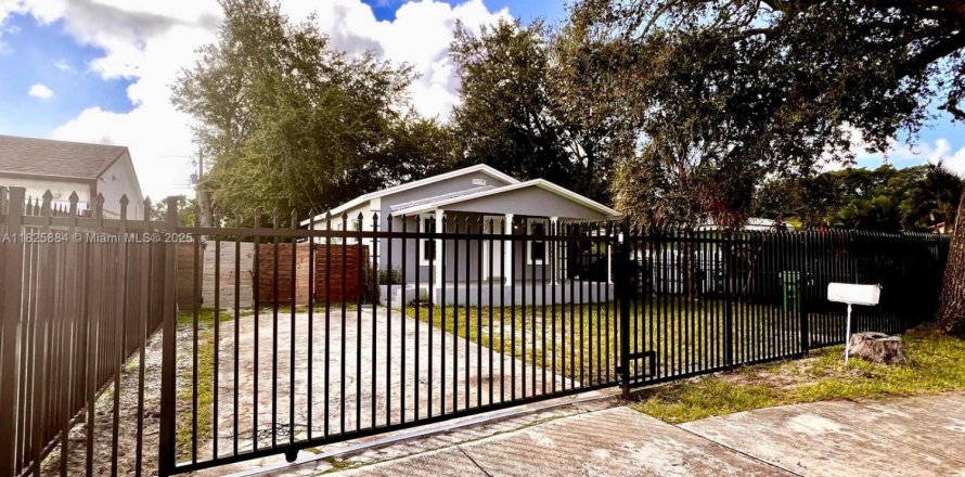 Villa ou maison à Miami, Floride 1 chambre, 91.42 m2 № 1794275