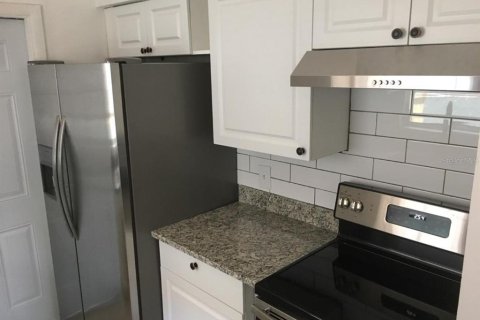 Apartamento en alquiler en Saint Petersburg, Florida, 3 dormitorios, 99.41 m2 № 1879887 - foto 2