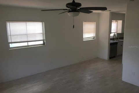 Apartamento en alquiler en Saint Petersburg, Florida, 3 dormitorios, 99.41 m2 № 1879887 - foto 5